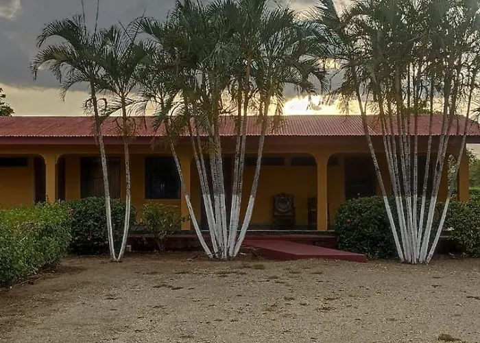 El Paraje 2* Santa Cruz (Guanacaste)